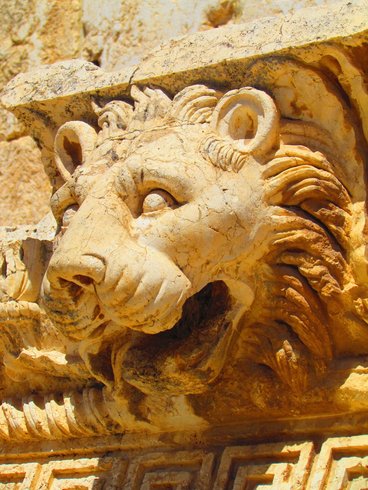 11 lion head gargoyle jupiter temple baalbek.jpg