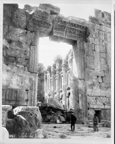 12 Ruins_of_temple,_Baalbek,_Lebanon.jpg